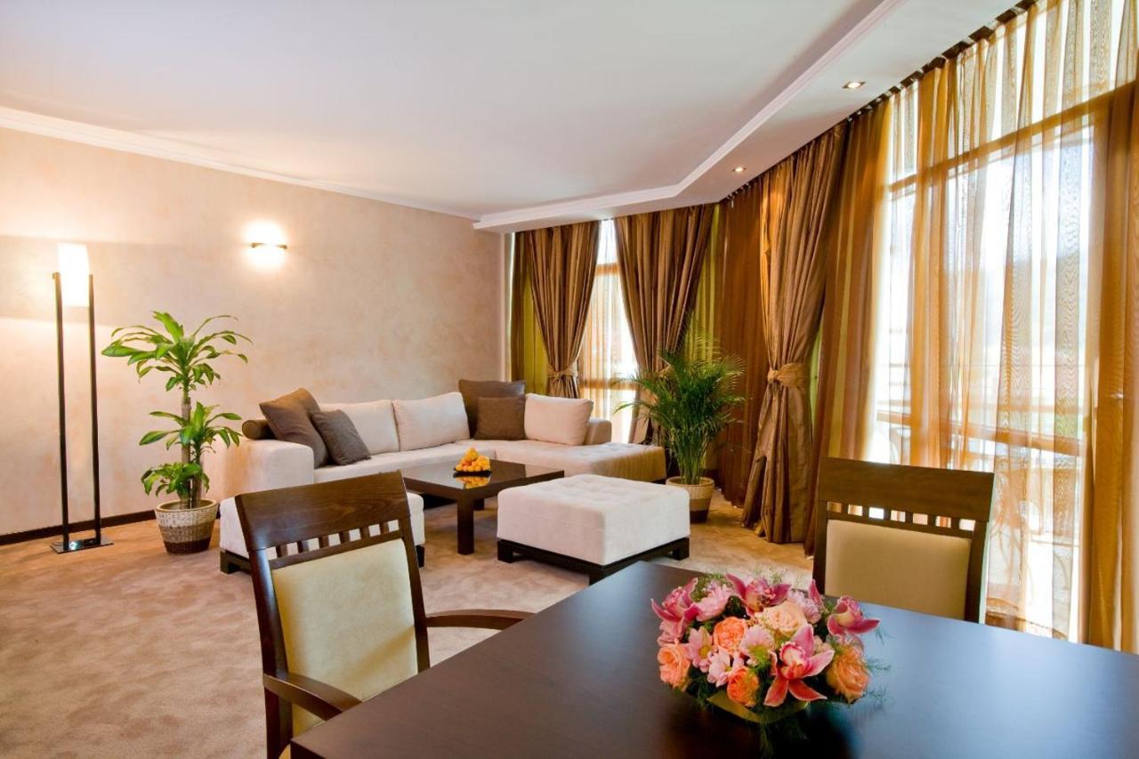 Spa Hotel Persenk 데빈 외부 사진