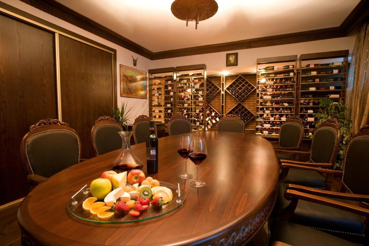 Spa Hotel Persenk 데빈 외부 사진 Wine tasting room