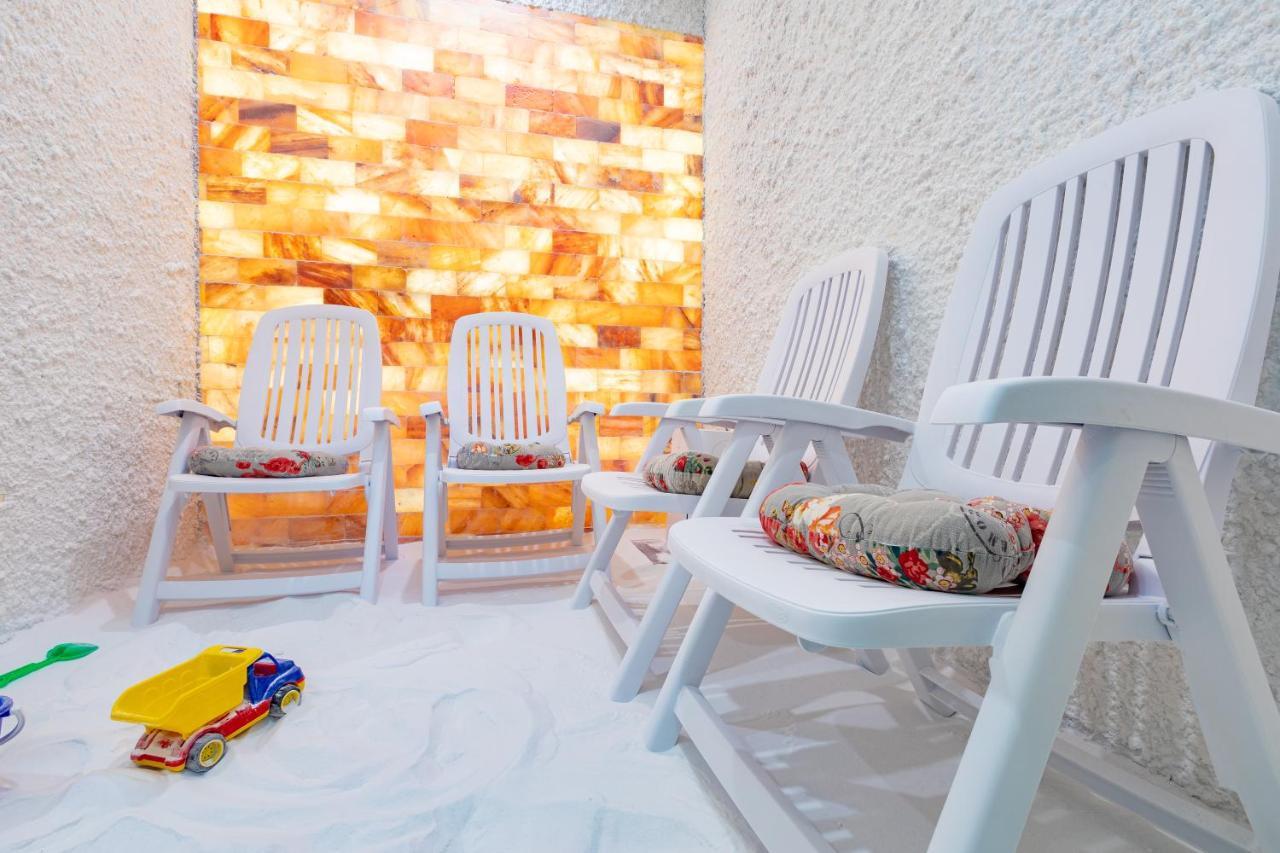Spa Hotel Persenk 데빈 외부 사진 Salt room