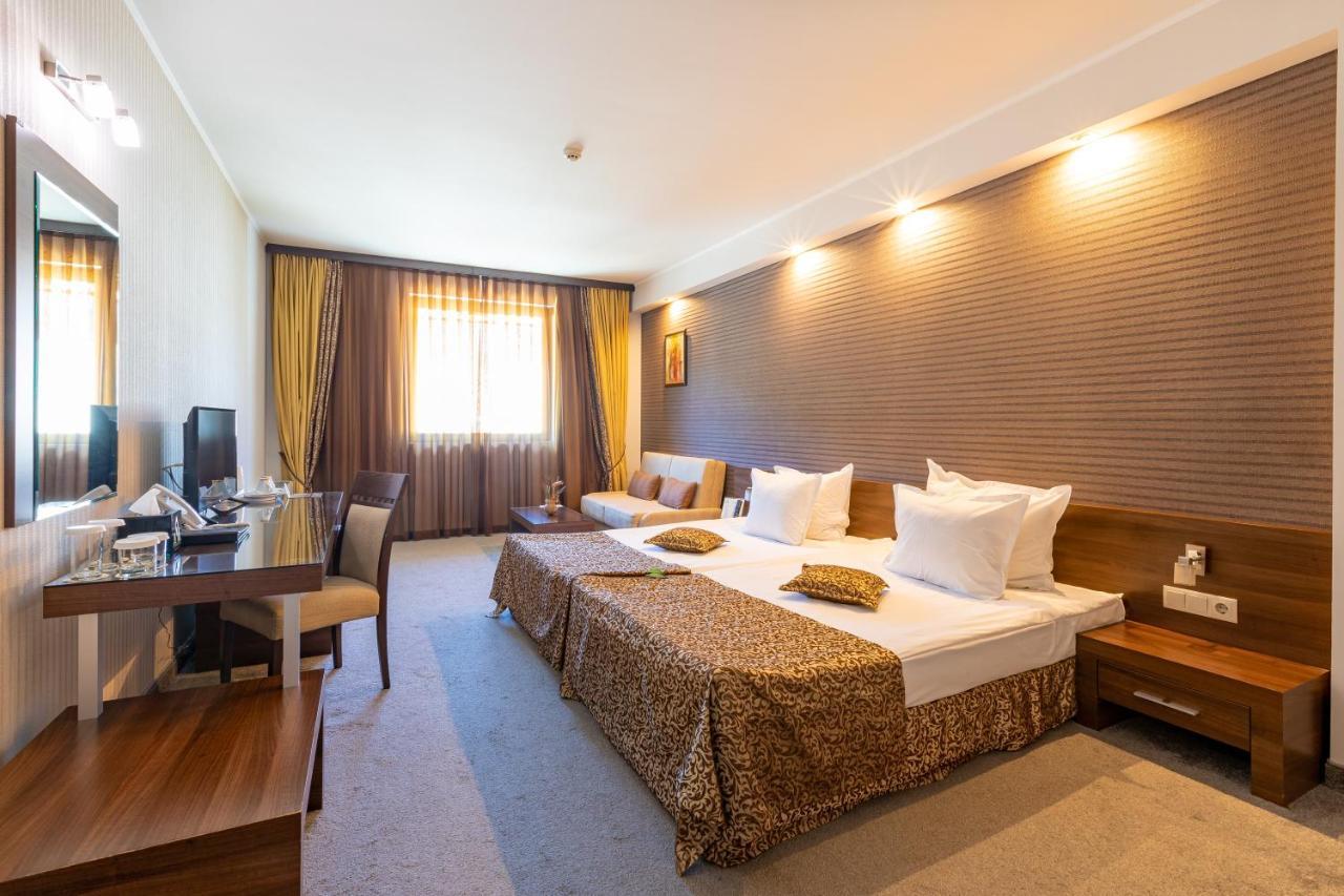 Spa Hotel Persenk 데빈 외부 사진