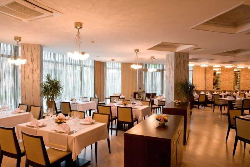 Spa Hotel Persenk 데빈 외부 사진 Restaurant