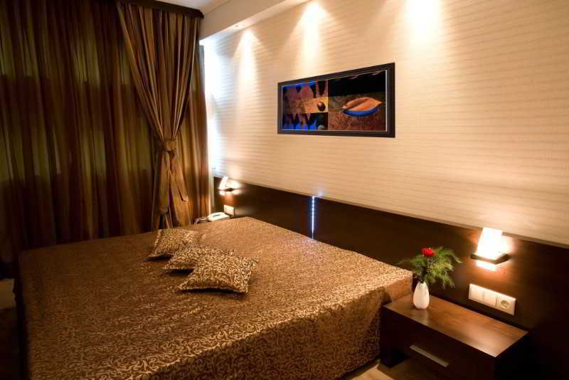 Spa Hotel Persenk 데빈 외부 사진 A bedroom